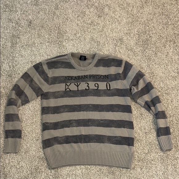 Harry Potter Sweater - Picture 1 of 3